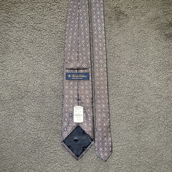BROOKS‎ BROTHERS Tie 100% Silk Necktie Made in NY USA Geometric Brown NWT - Picture 1 of 9